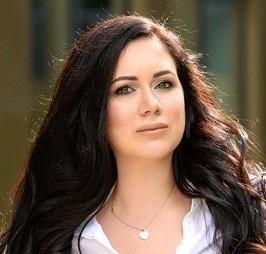 Professional photograph of Maria Carter