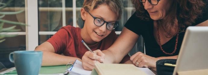parent_home_schooling_child
